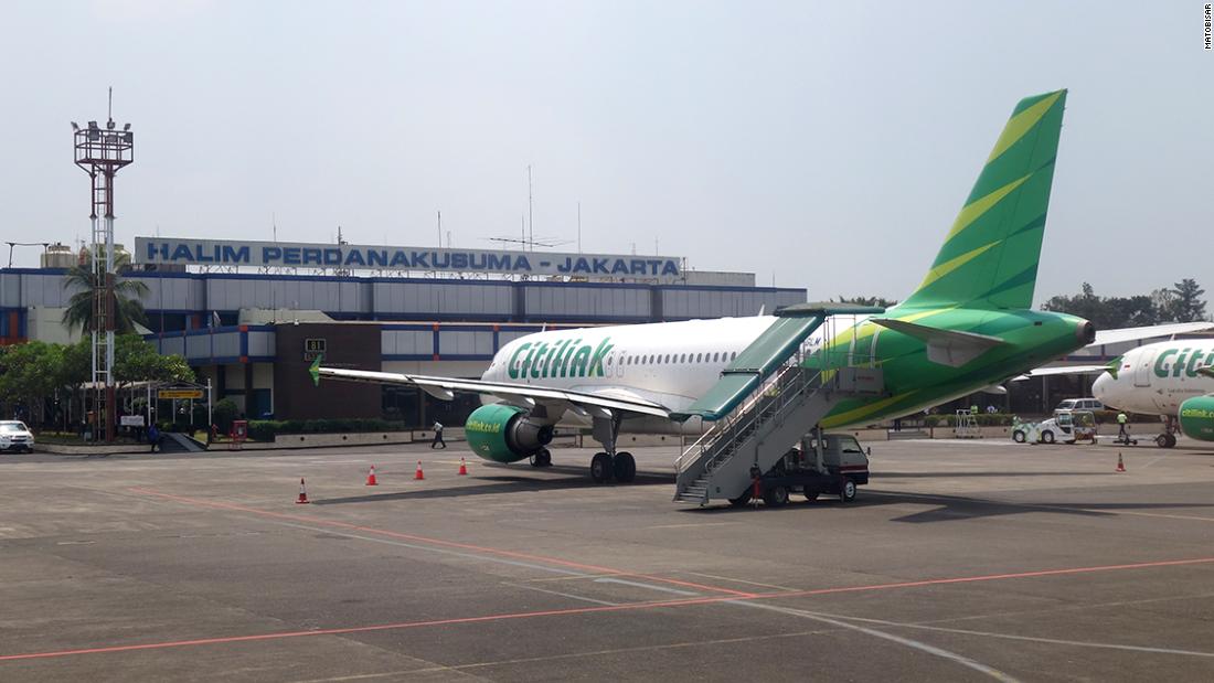 Covid-positive man disguises himself as wife on Citilink flight in order to fly